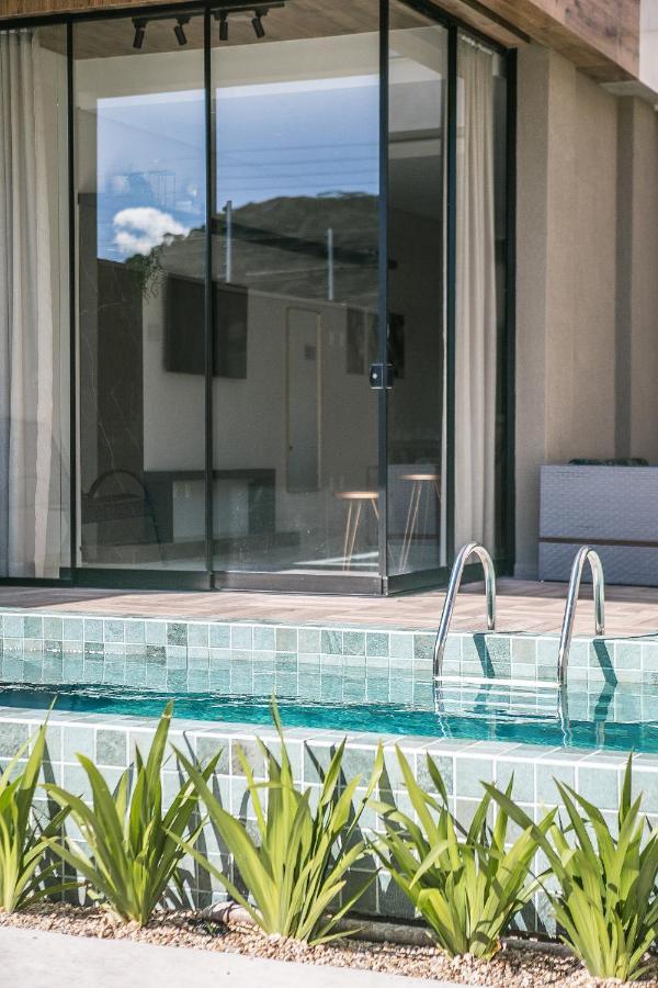 Balneário Camboriú Casa Requinte, 4 Suites , Piscina II מראה חיצוני תמונה